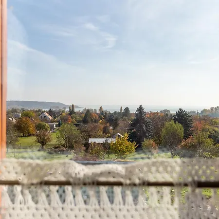 Balaton View From Almadi - Happy Appartement Balatonalmádi